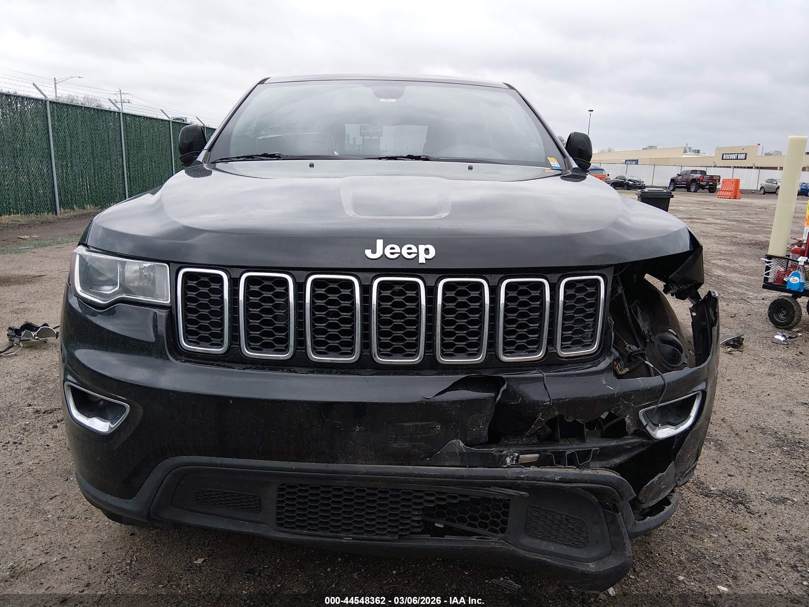 2018 Jeep Grand Cherokee Laredo 4x2 Black vin: 1C4RJEAG6JC438163