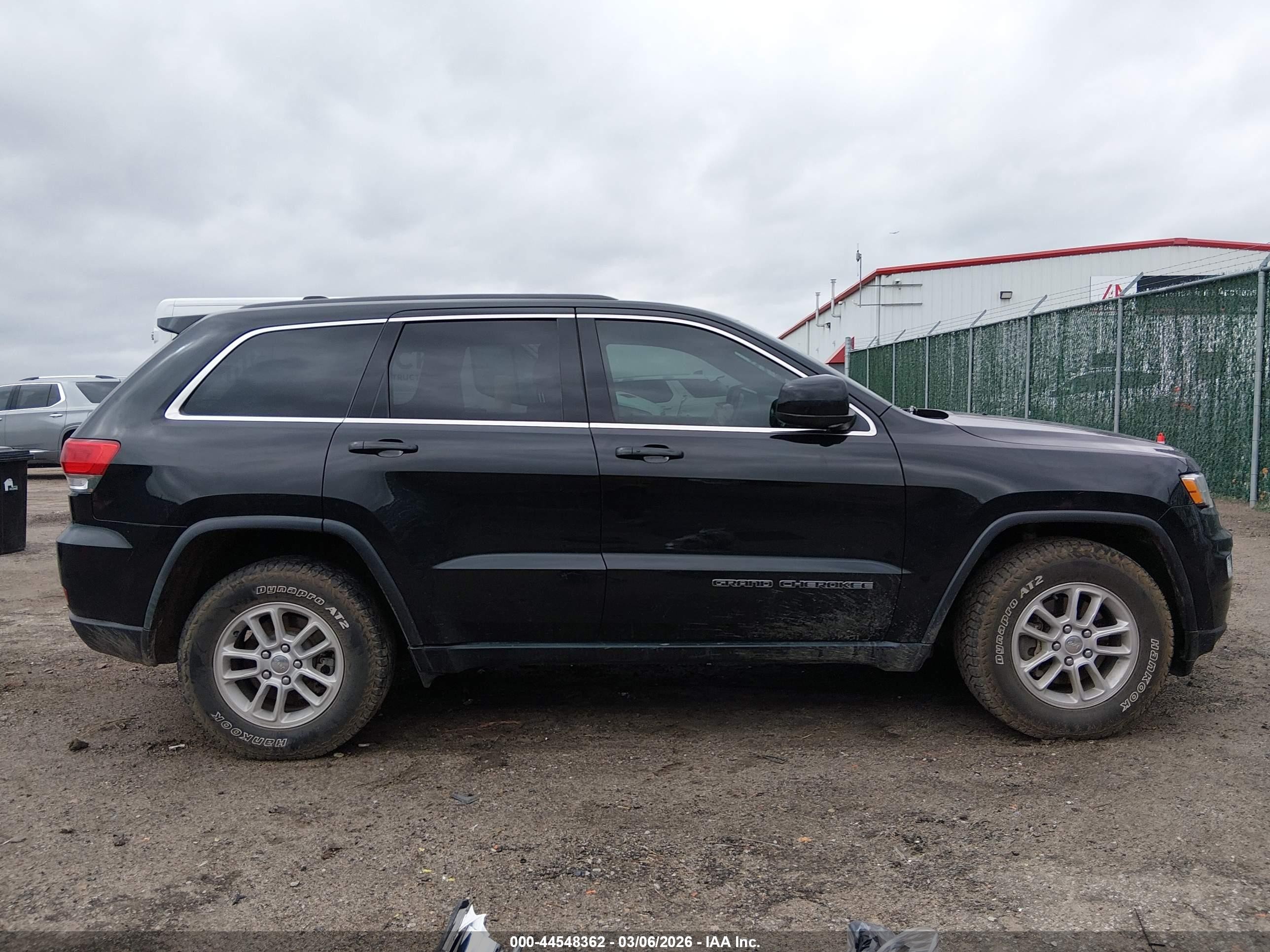 2018 Jeep Grand Cherokee Laredo 4x2 Black vin: 1C4RJEAG6JC438163