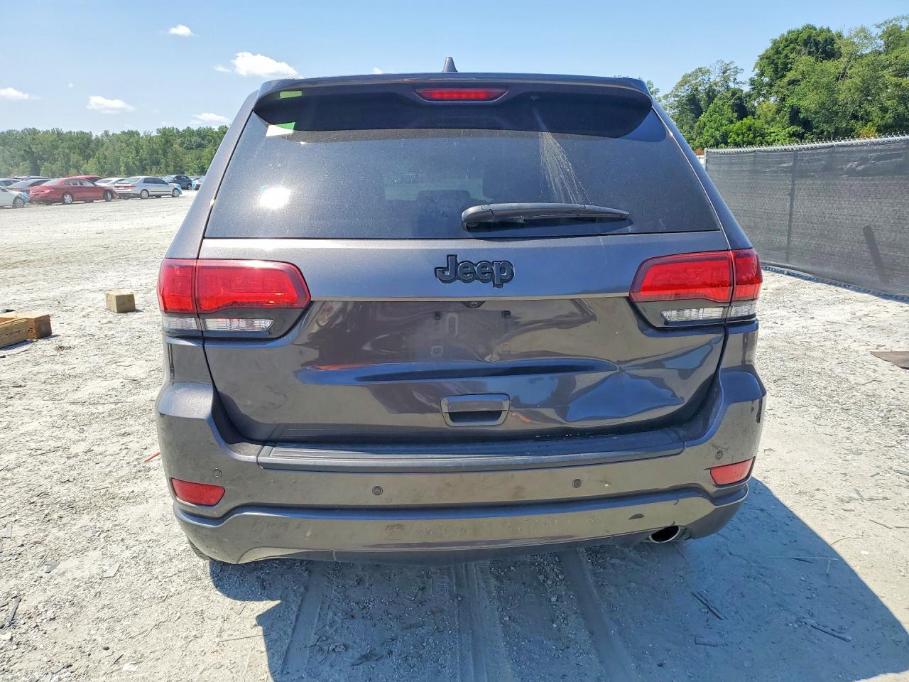 2020 Jeep Grand Cherokee Laredo Gray vin: 1C4RJEAG6LC392482