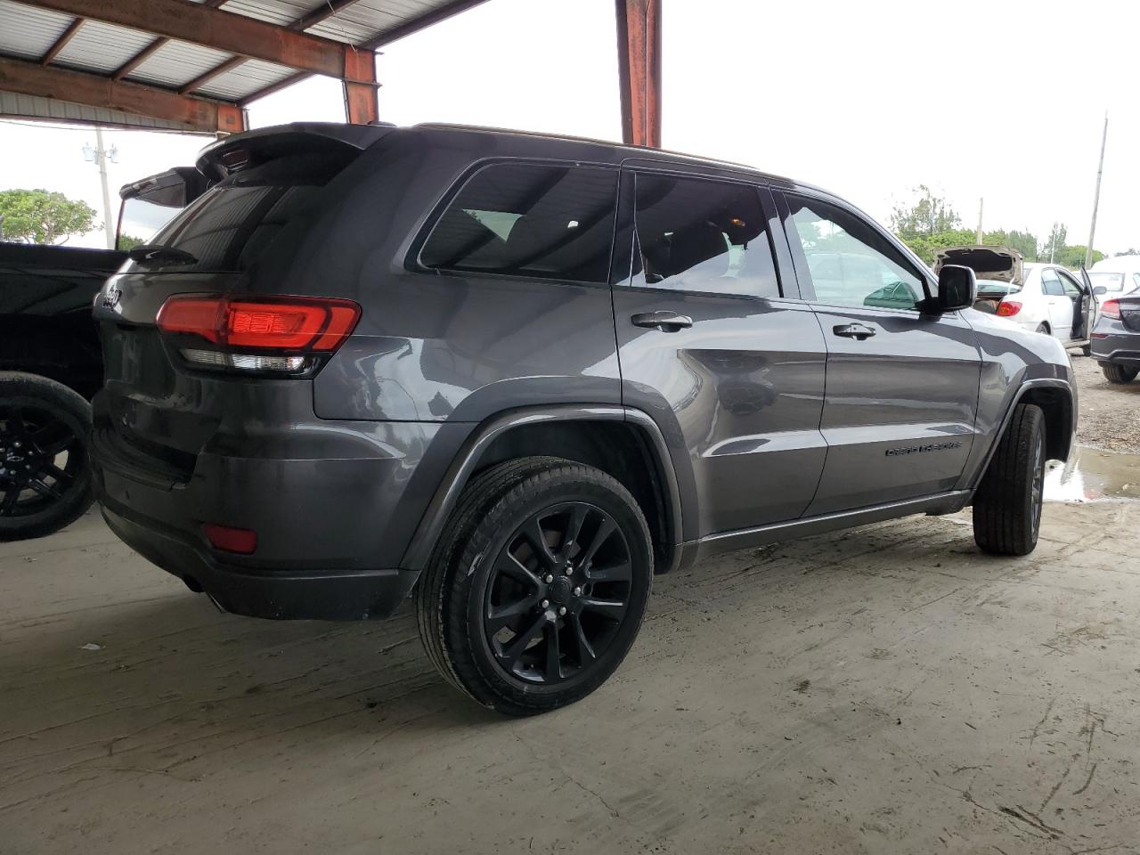 2021 Jeep Grand Cherokee Laredo Черный vin: 1C4RJEAG6MC517840