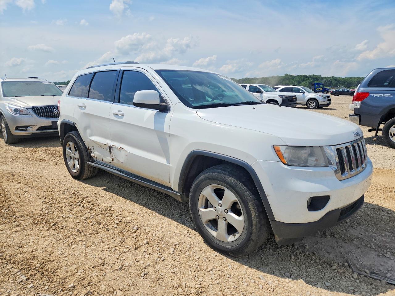 2013 Jeep Grandchero White vin: 1C4RJEAG7DC569882