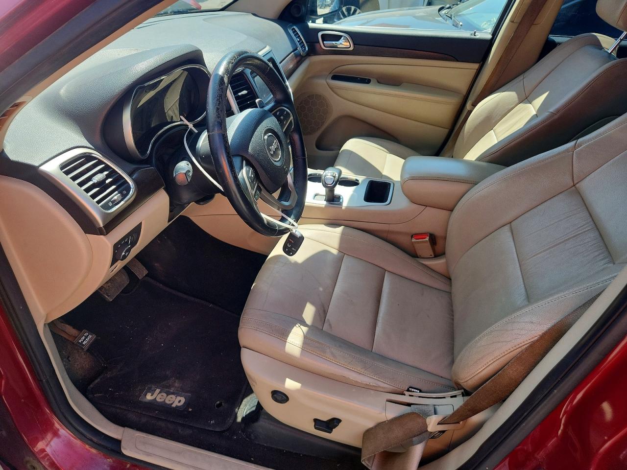 2014 Jeep Grand Cherokee Laredo Red vin: 1C4RJEAG7EC498930