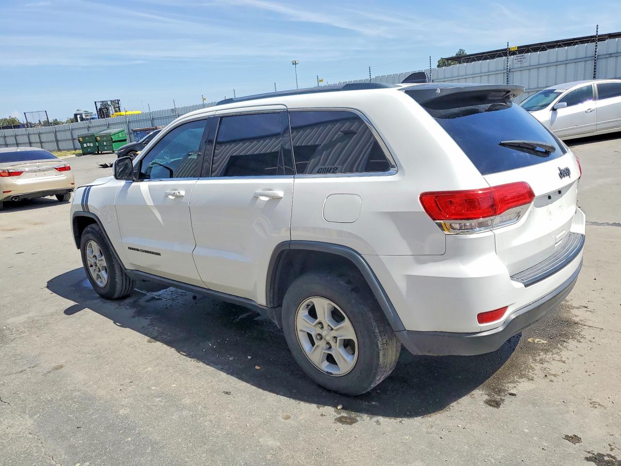 2015 Jeep Grand Cherokee Laredo White vin: 1C4RJEAG7FC152507