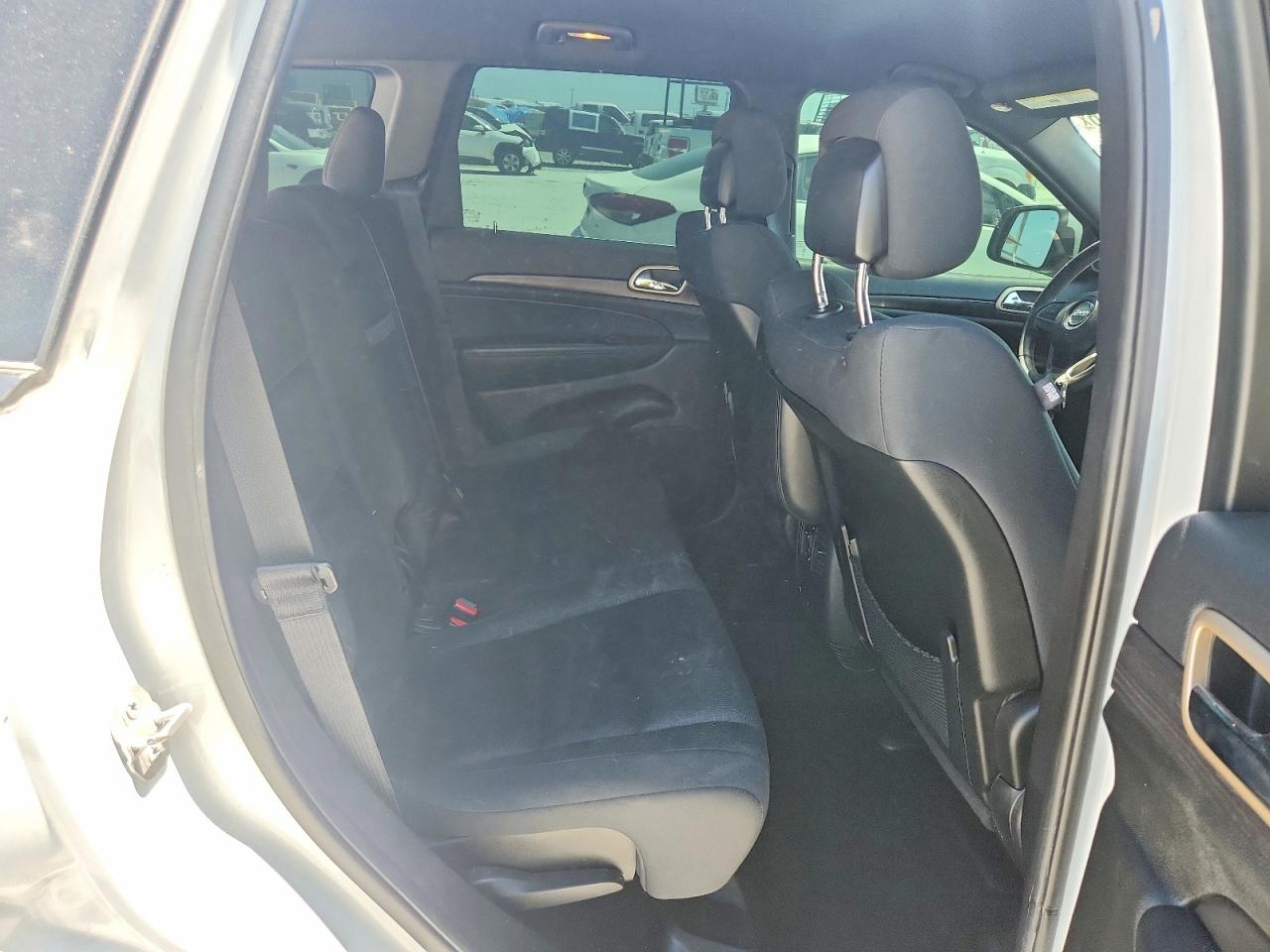 2015 Jeep Grand Cherokee Laredo White vin: 1C4RJEAG7FC613981