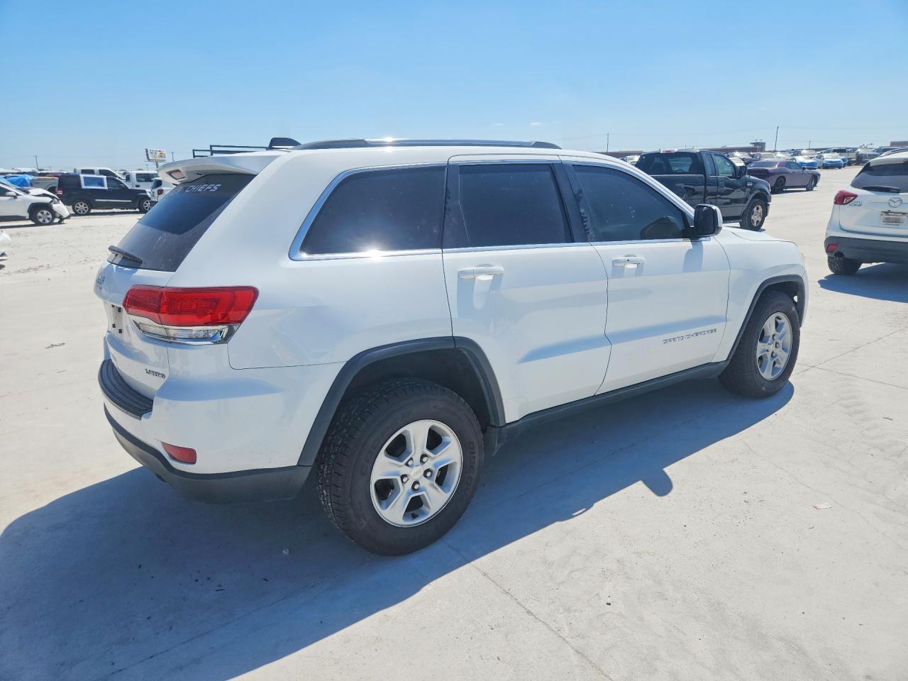 2015 Jeep Grand Cherokee Laredo White vin: 1C4RJEAG7FC613981