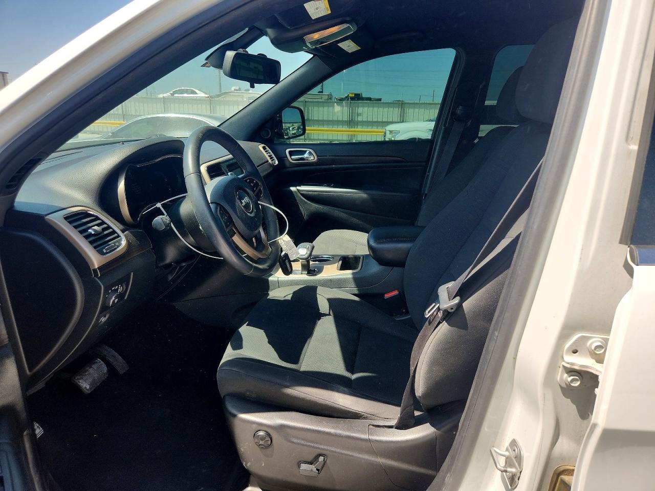 2015 Jeep Grand Cherokee Laredo White vin: 1C4RJEAG7FC613981