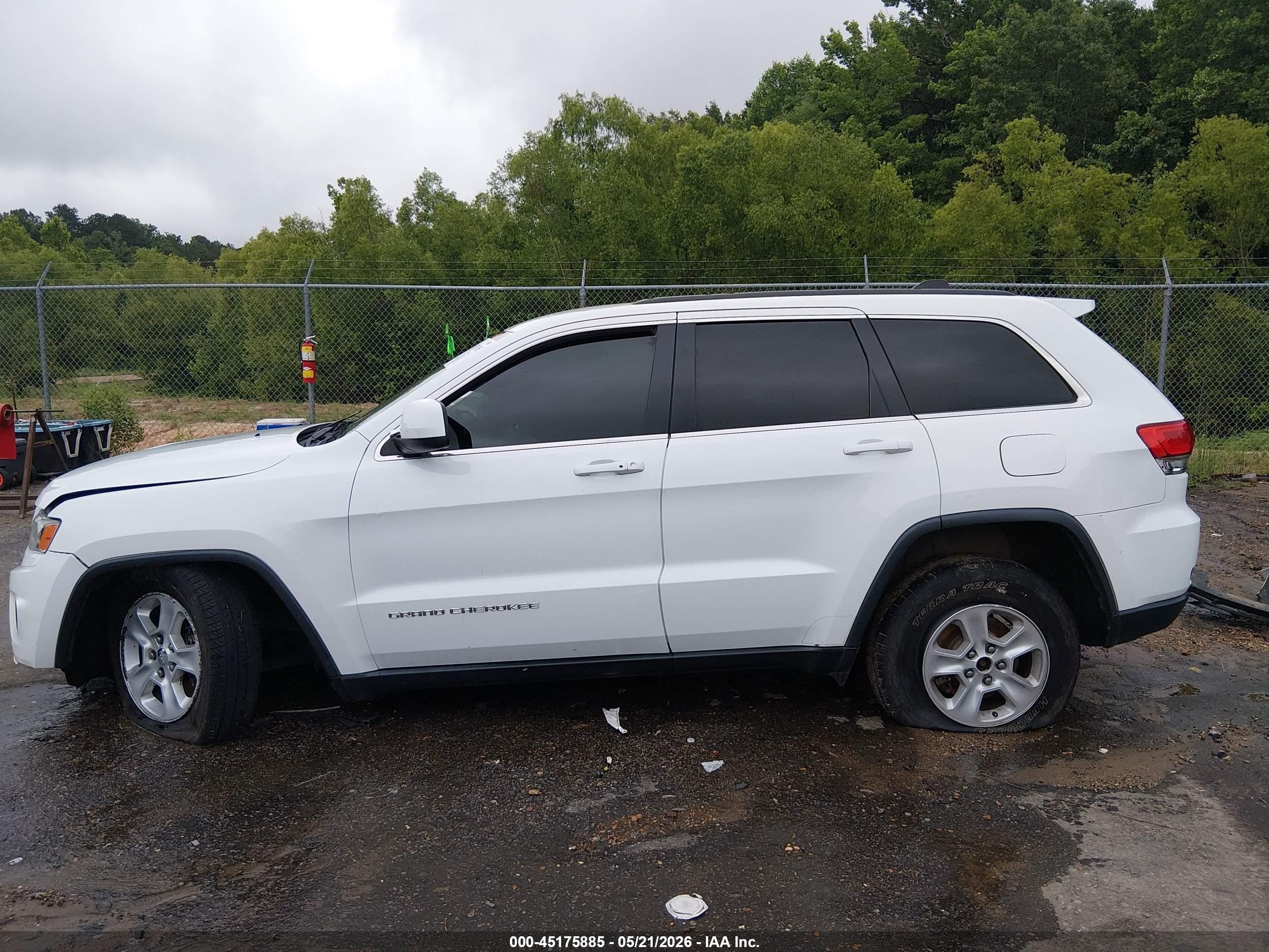 2015 Jeep Grand Cherokee Laredo White vin: 1C4RJEAG7FC759538