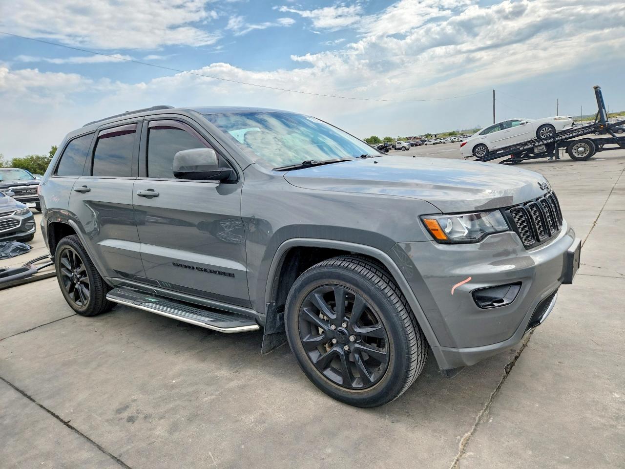 2019 Jeep Grand Cherokee Laredo Gray vin: 1C4RJEAG7KC839223