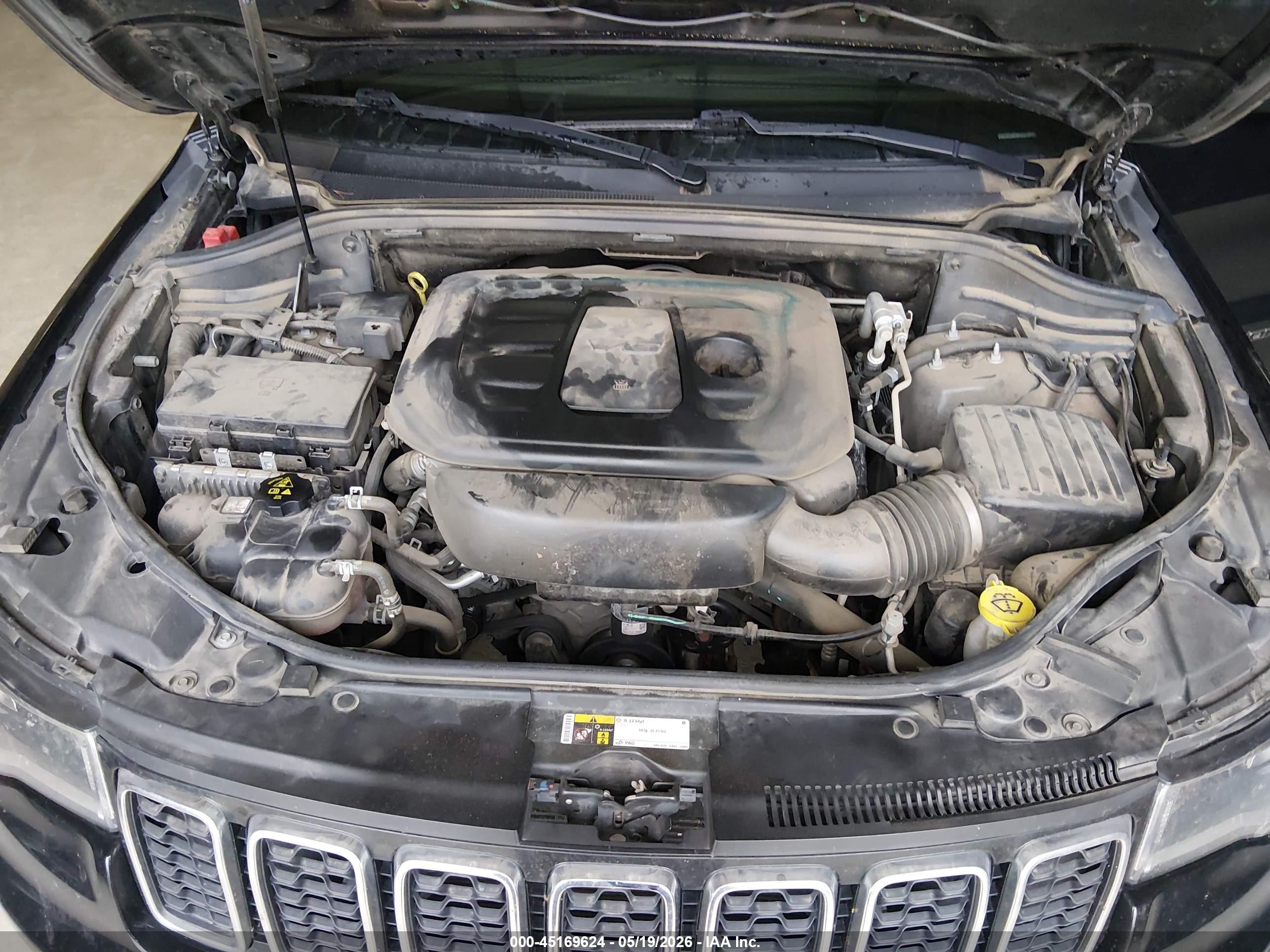 2020 Jeep Grand Cherokee Laredo E 4x2 Черный vin: 1C4RJEAG7LC427787
