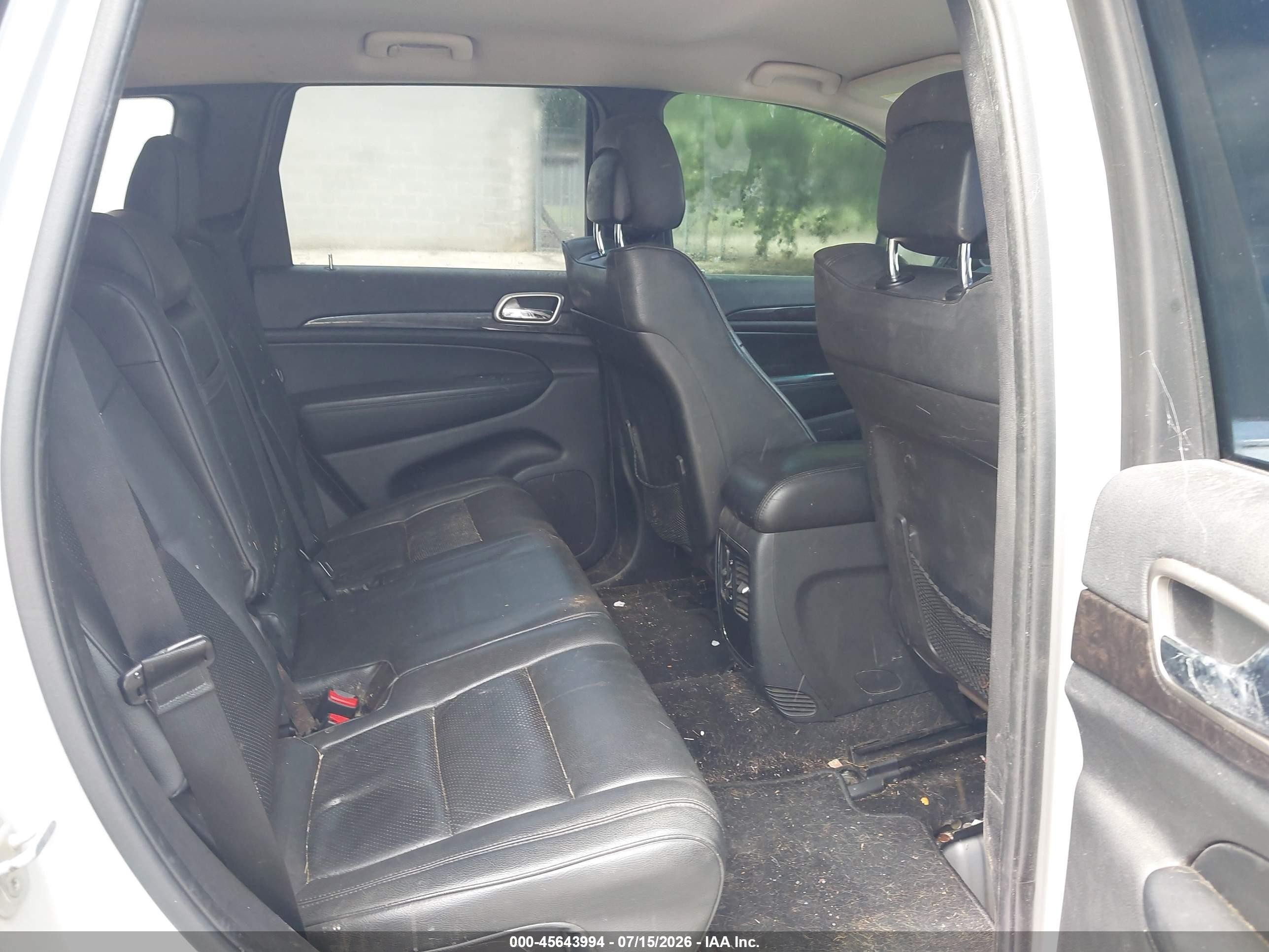 2012 Jeep Grand Cherokee Laredo Silver vin: 1C4RJEAG8CC209664