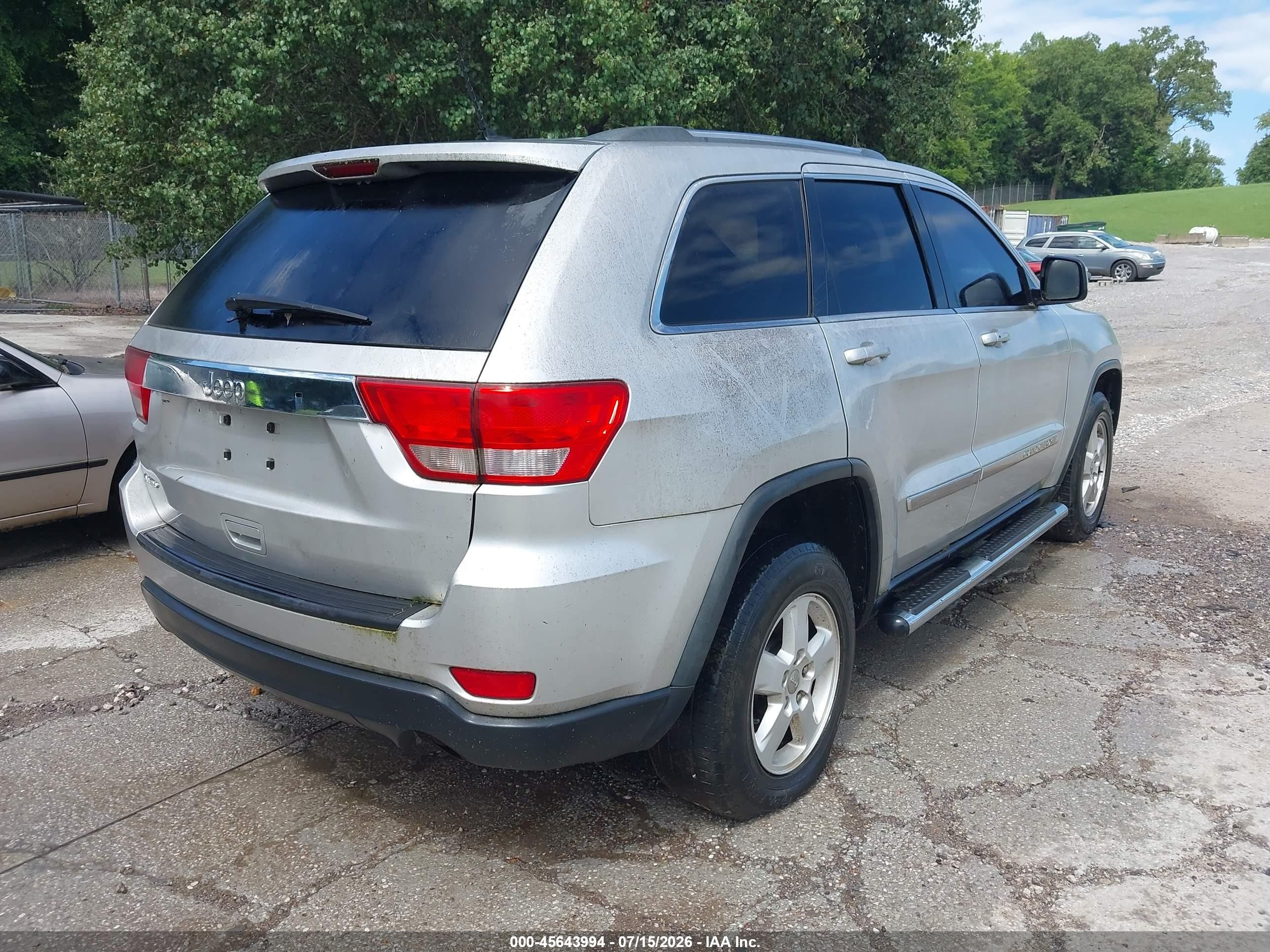 2012 Jeep Grand Cherokee Laredo Silver vin: 1C4RJEAG8CC209664
