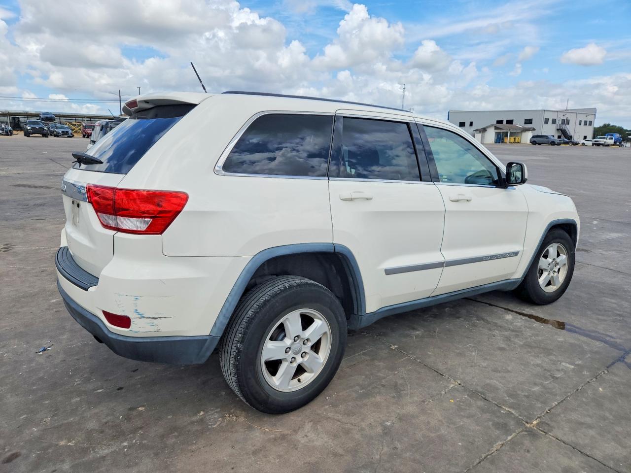 2012 Jeep Grand Cherokee Laredo White vin: 1C4RJEAG8CC258430