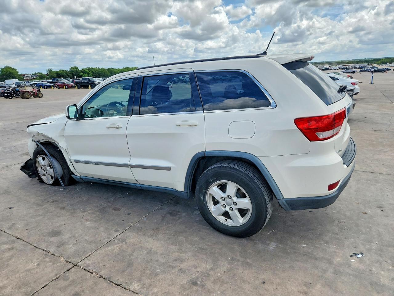 2012 Jeep Grand Cherokee Laredo White vin: 1C4RJEAG8CC258430