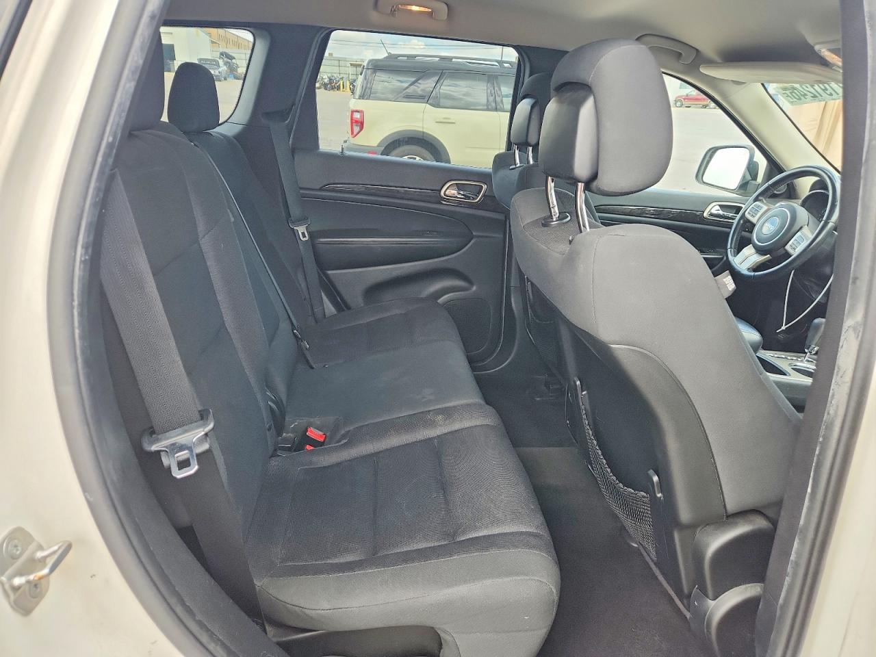 2012 Jeep Grand Cherokee Laredo White vin: 1C4RJEAG8CC258430
