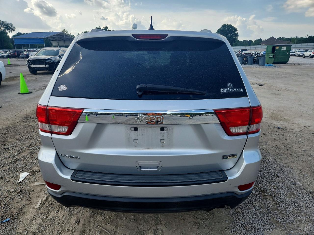 2012 Jeep Grand Cherokee Laredo Серебряный vin: 1C4RJEAG8CC290665