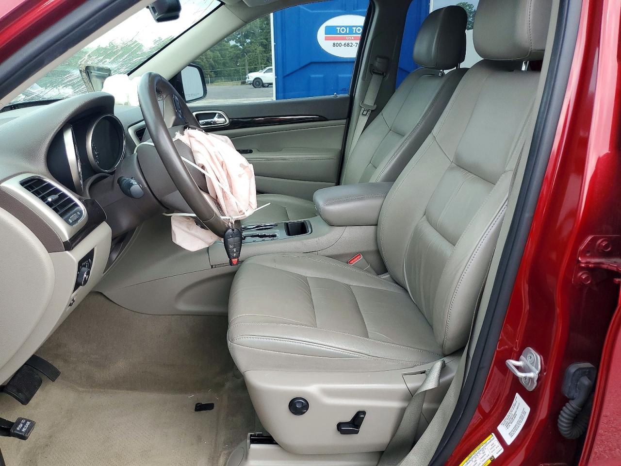 2013 Jeep Grand Cherokee Laredo Красный vin: 1C4RJEAG8DC589073