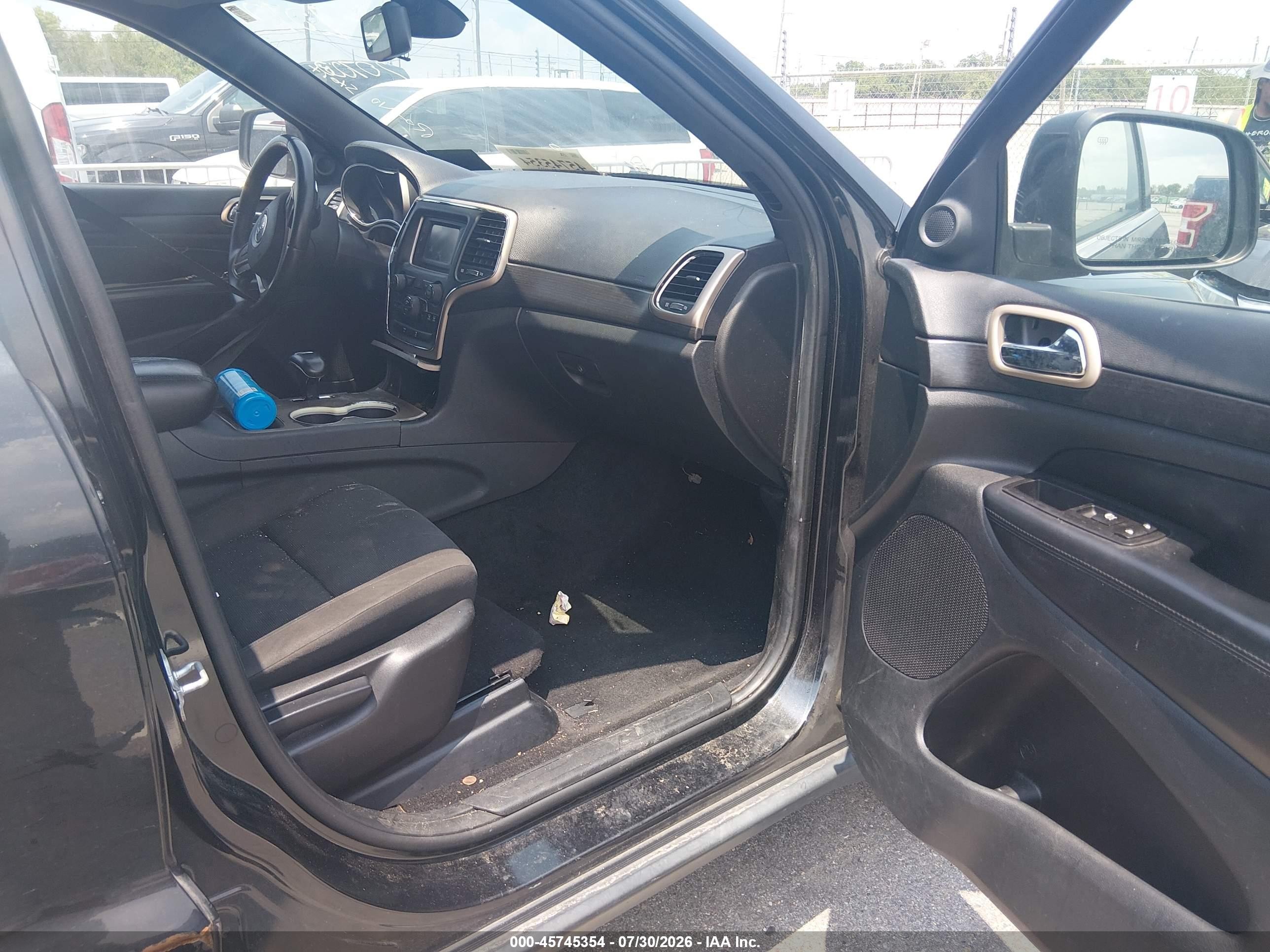 2014 Jeep Grand Cherokee Laredo Серый vin: 1C4RJEAG8EC207030