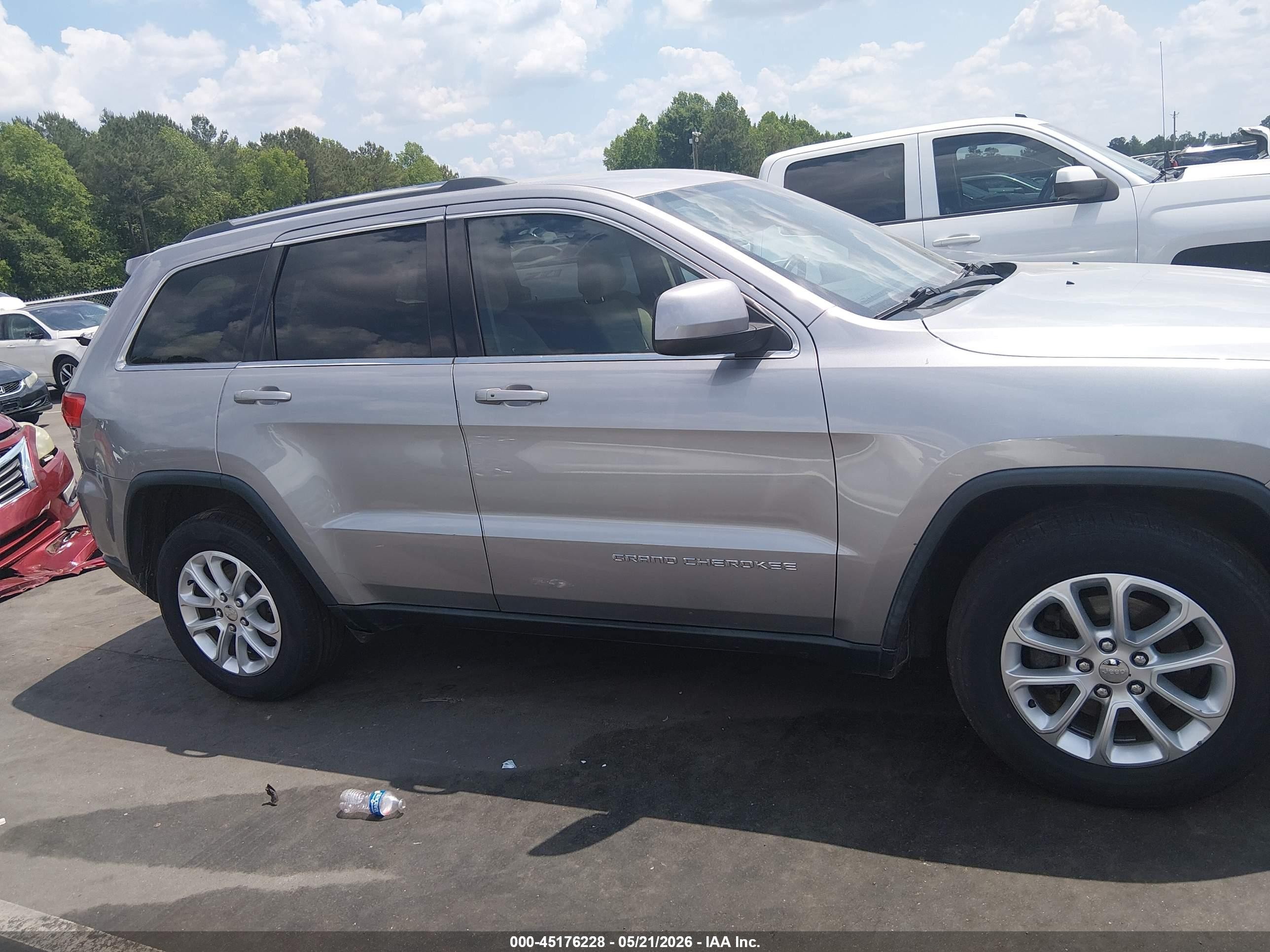 2014 Jeep Grand Cherokee Laredo Silver vin: 1C4RJEAG8EC442107