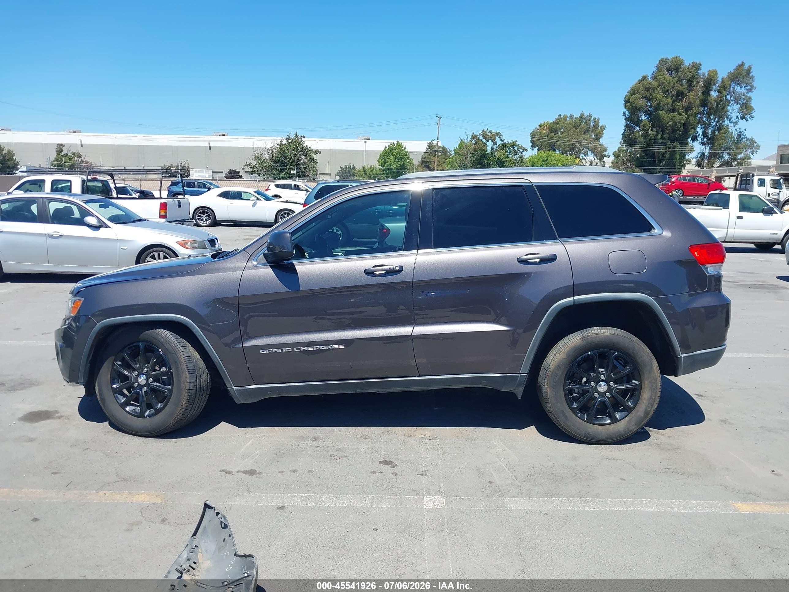 2014 Jeep Grand Cherokee Laredo Gray vin: 1C4RJEAG8EC472773