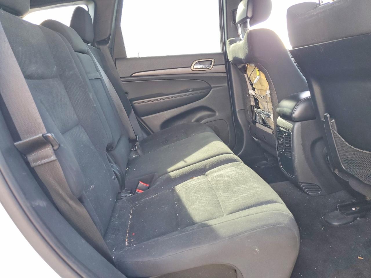 2014 Jeep Grand Cherokee Laredo White vin: 1C4RJEAG8EC580830