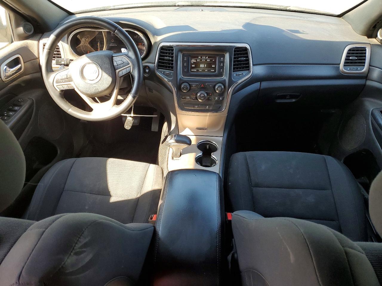 2015 Jeep Grand Cherokee Laredo Silver vin: 1C4RJEAG8FC137644