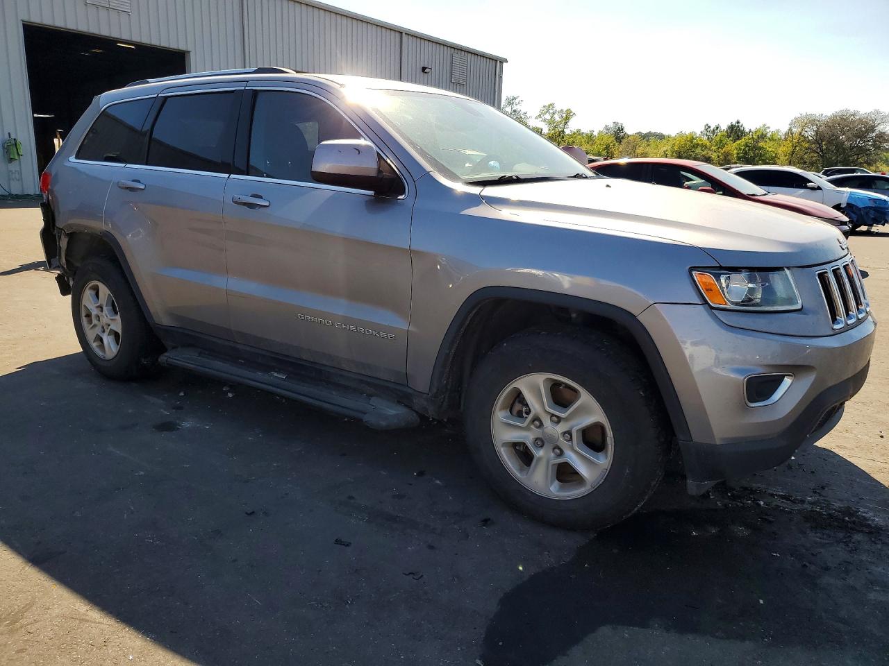 2015 Jeep Grand Cherokee Laredo Silver vin: 1C4RJEAG8FC137644