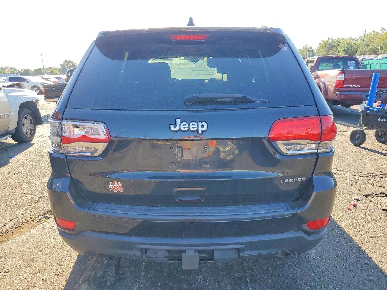 2015 Jeep Grand Cherokee Laredo Черный vin: 1C4RJEAG8FC944357