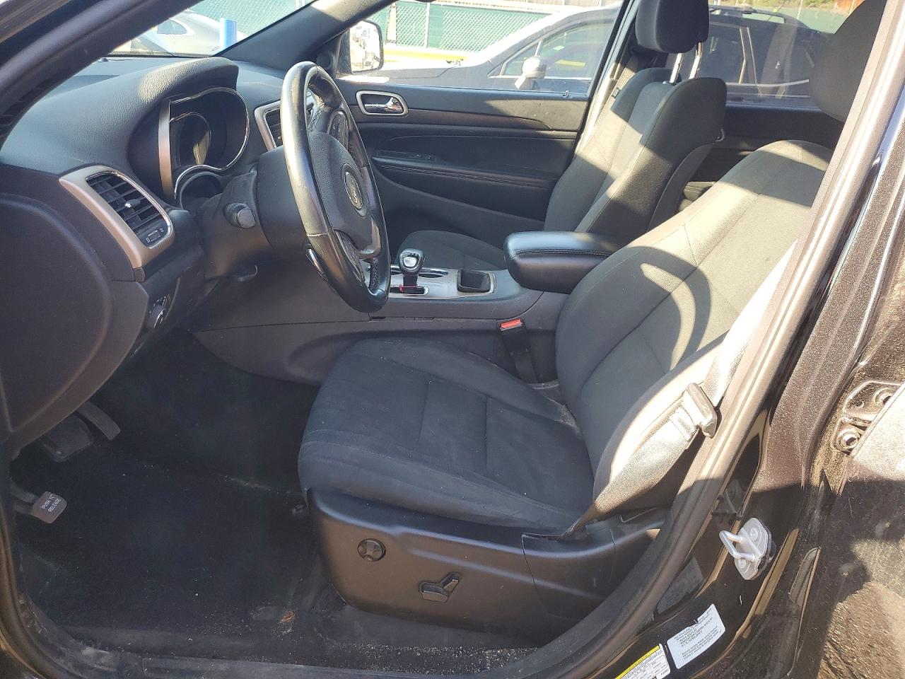 2015 Jeep Grand Cherokee Laredo Черный vin: 1C4RJEAG8FC944357