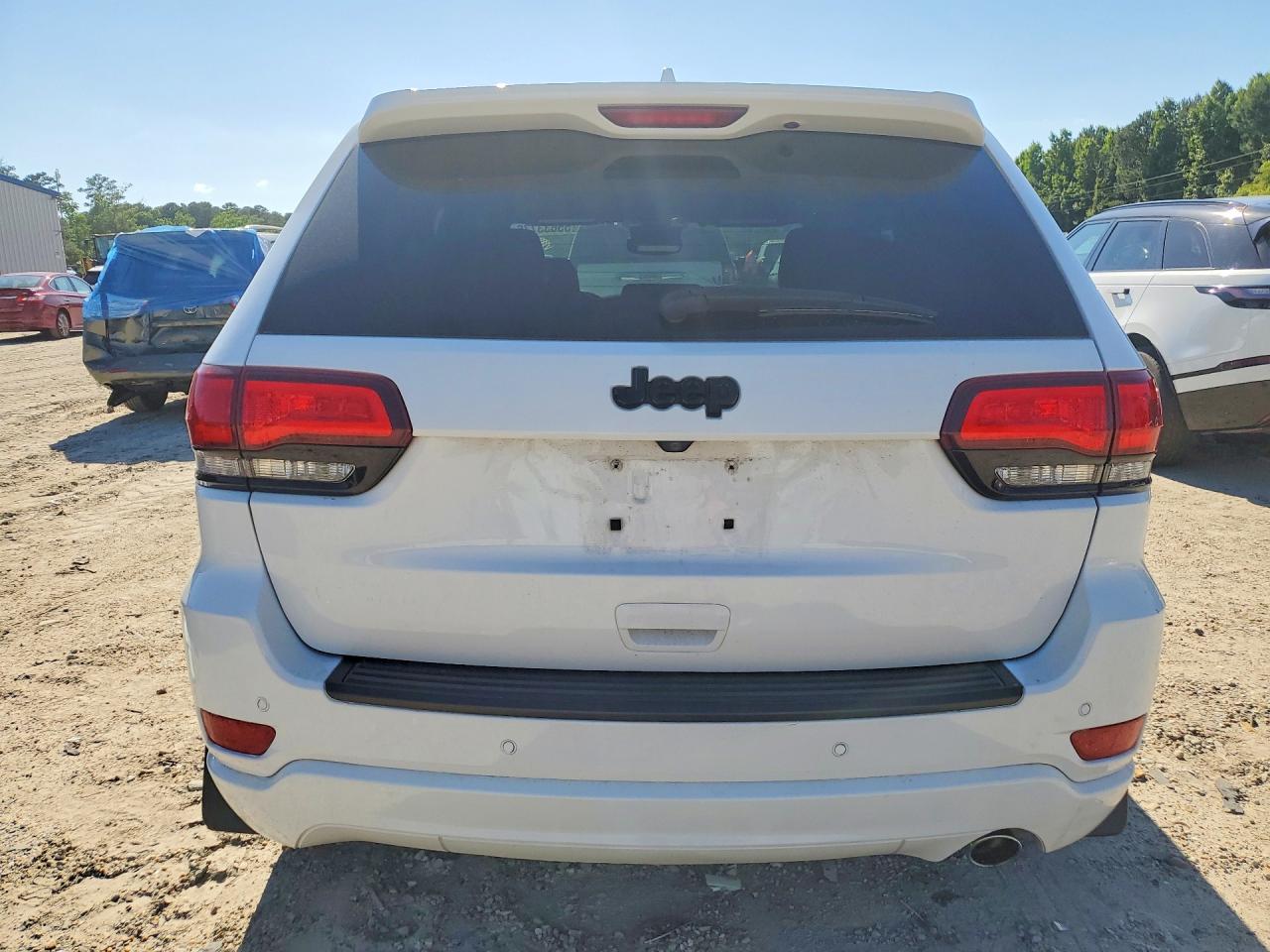 2019 Jeep Grand Cherokee Laredo White vin: 1C4RJEAG8KC673021