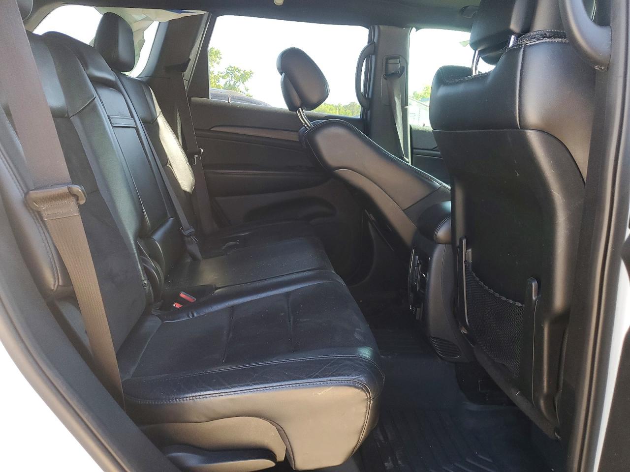 2019 Jeep Grand Cherokee Laredo White vin: 1C4RJEAG8KC673021