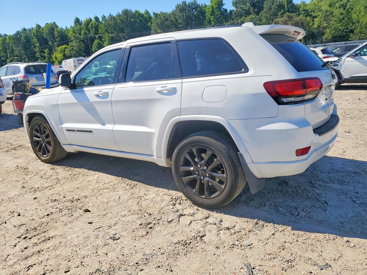 2019 Jeep Grand Cherokee Laredo White vin: 1C4RJEAG8KC673021