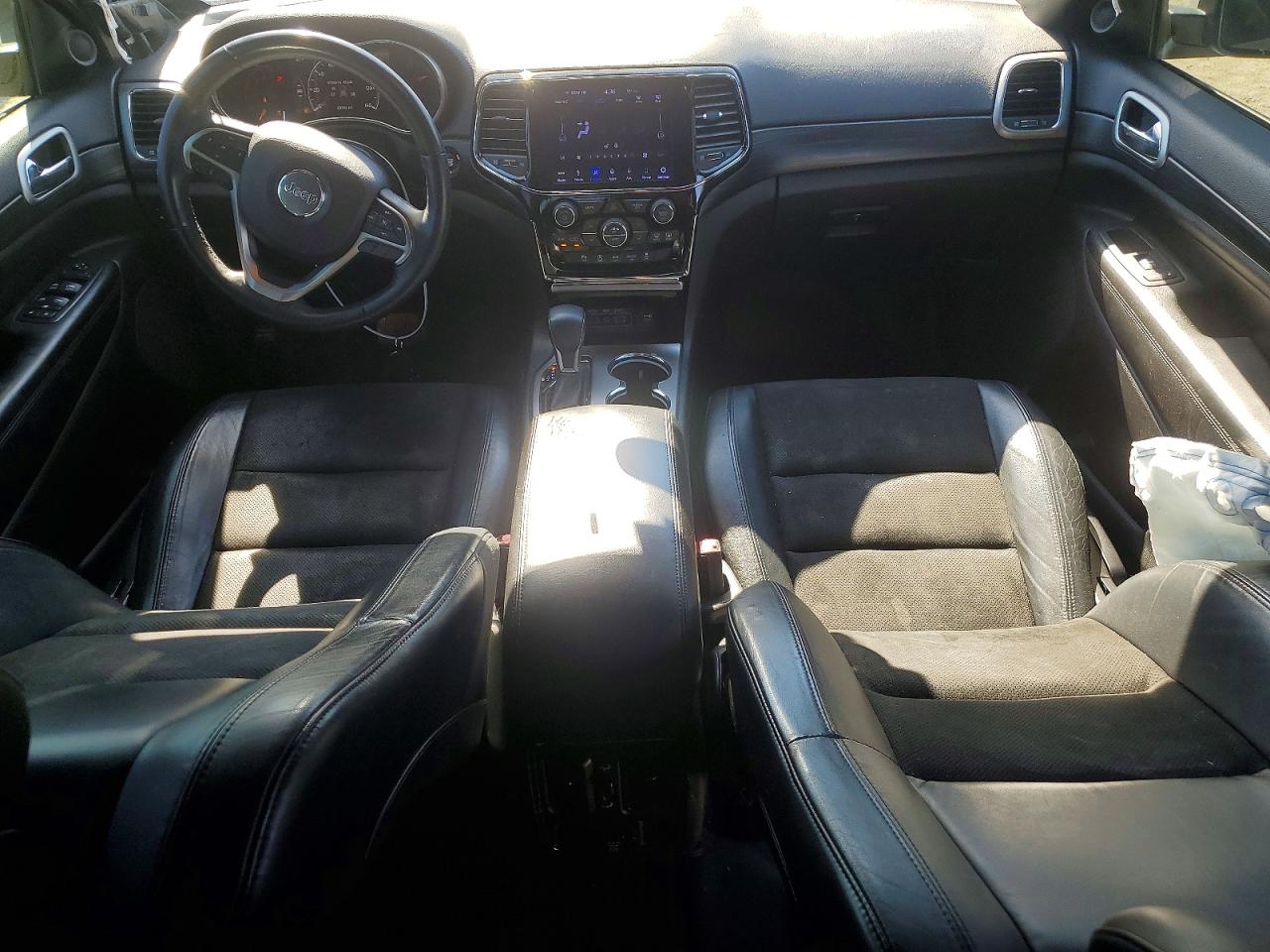 2019 Jeep Grand Cherokee Laredo White vin: 1C4RJEAG8KC673021