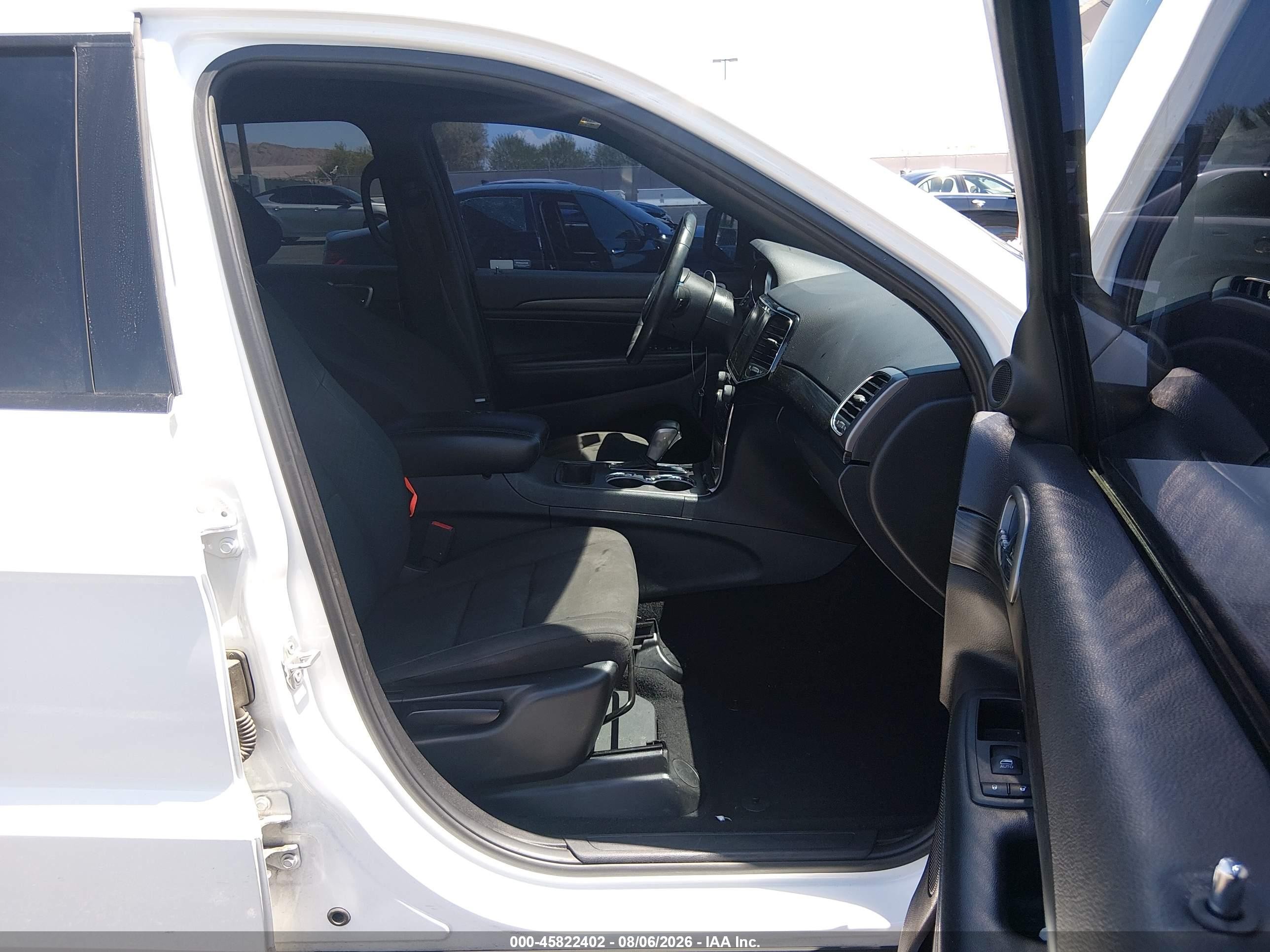 2019 Jeep Grand Cherokee Upland 4x2 White vin: 1C4RJEAG8KC789965