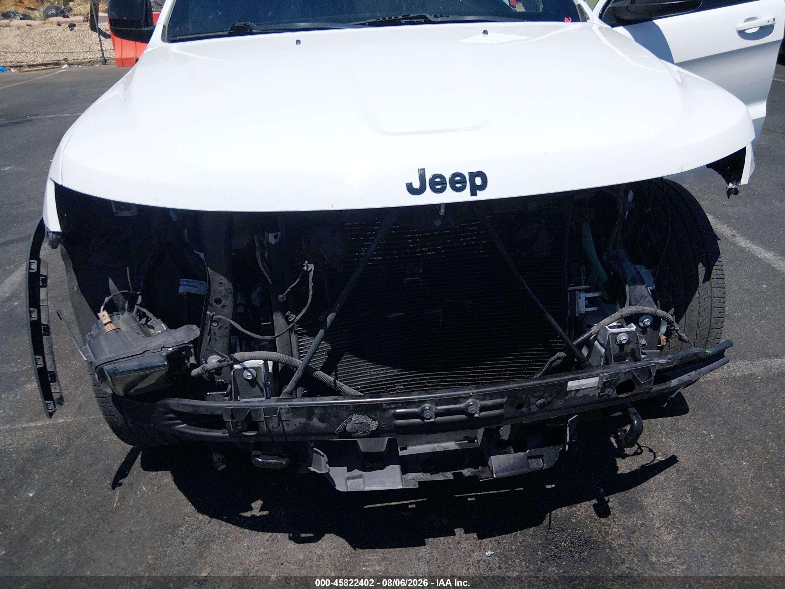 2019 Jeep Grand Cherokee Upland 4x2 White vin: 1C4RJEAG8KC789965