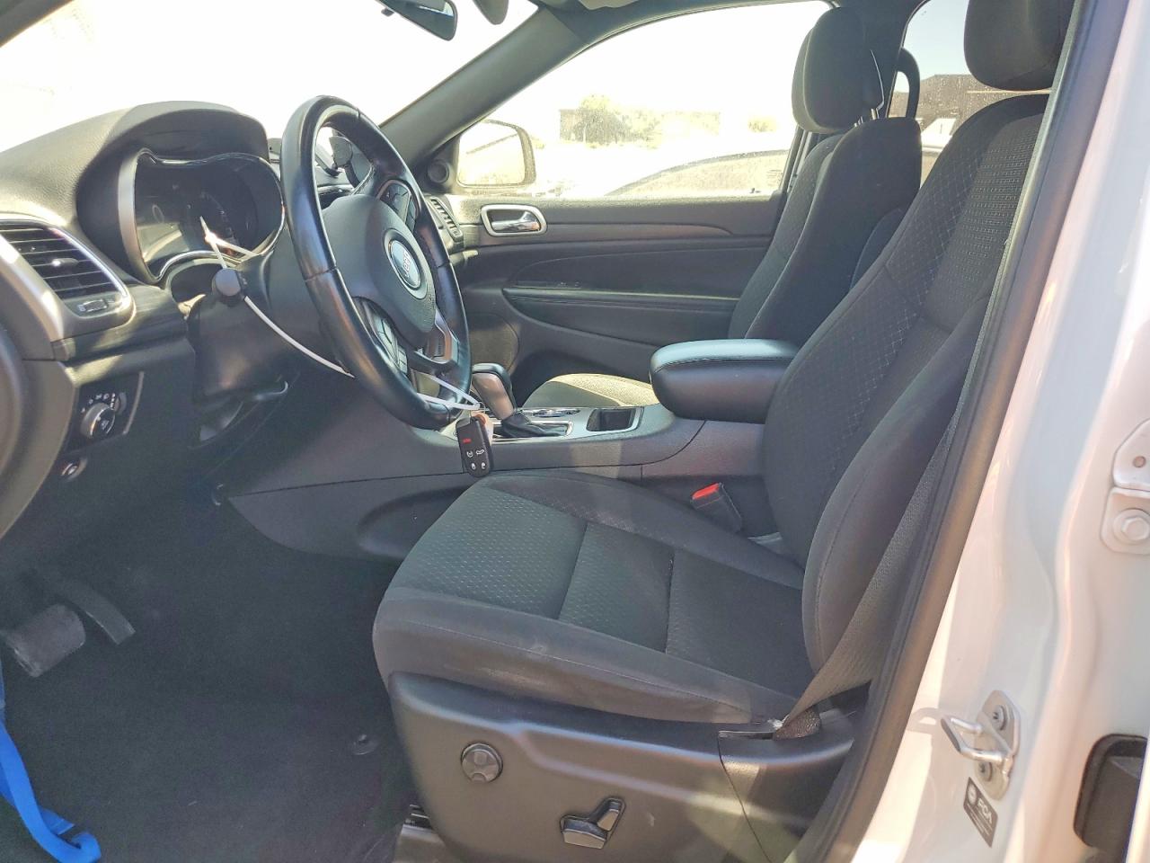 2021 Jeep Grand Cherokee Laredo White vin: 1C4RJEAG8MC511523