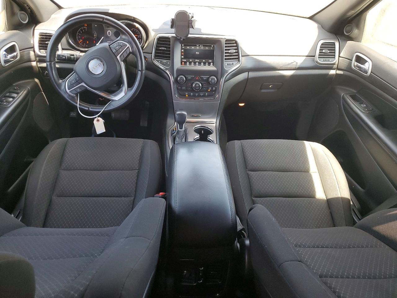 2021 Jeep Grand Cherokee Laredo White vin: 1C4RJEAG8MC511523