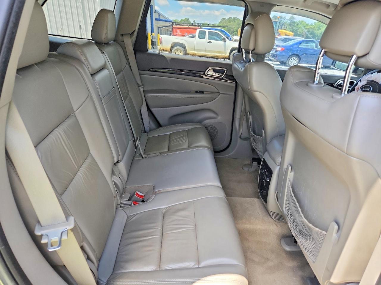 2012 Jeep Grand Cherokee Laredo Gray vin: 1C4RJEAG9CC121576
