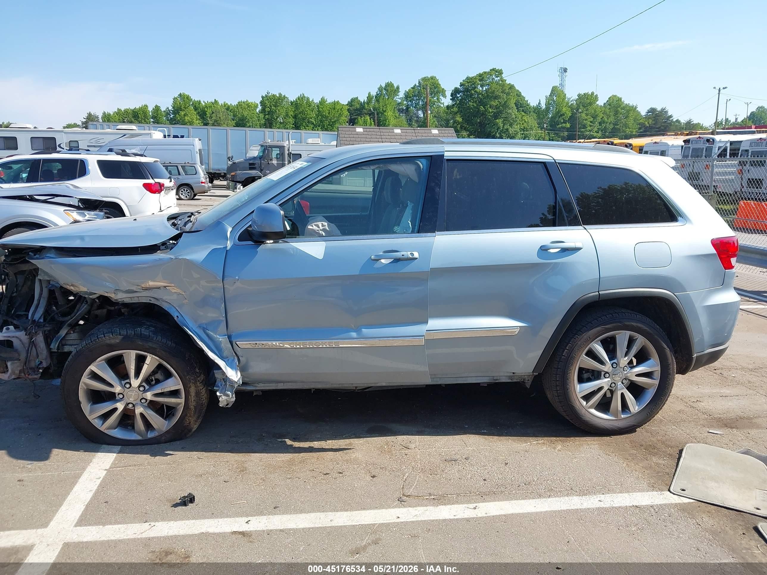 2013 Jeep Grand Cherokee Laredo Blue vin: 1C4RJEAG9DC558544