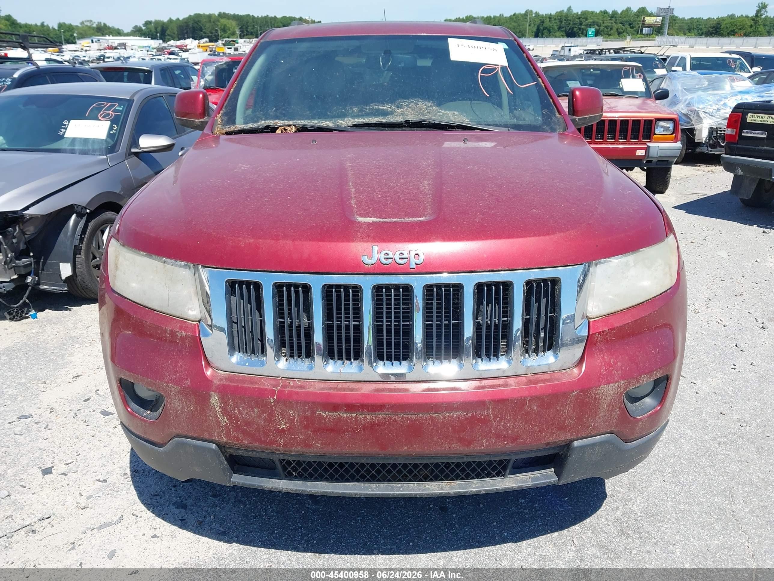 2013 Jeep Grand Cherokee Laredo Red vin: 1C4RJEAG9DC588739