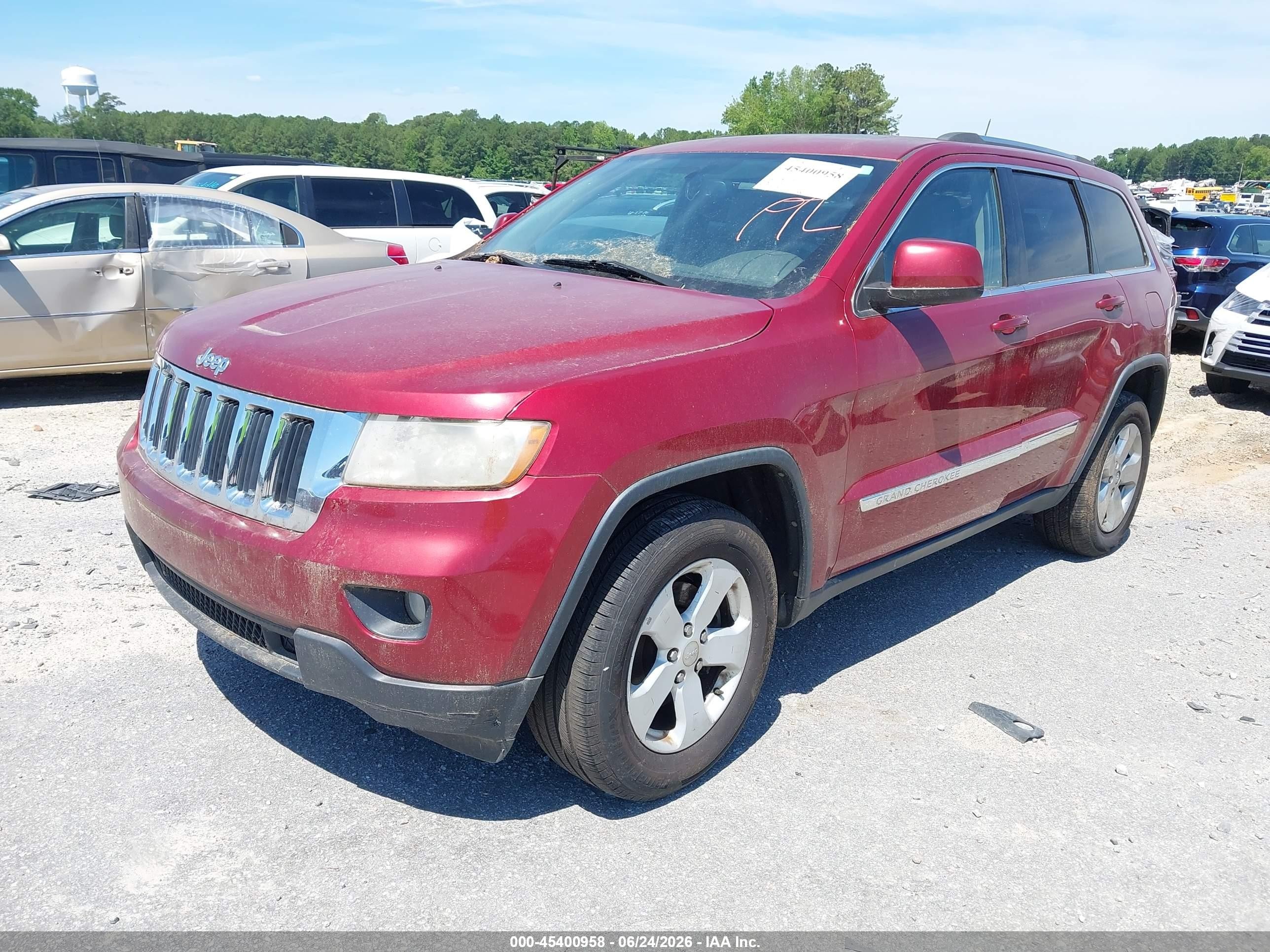 2013 Jeep Grand Cherokee Laredo Red vin: 1C4RJEAG9DC588739