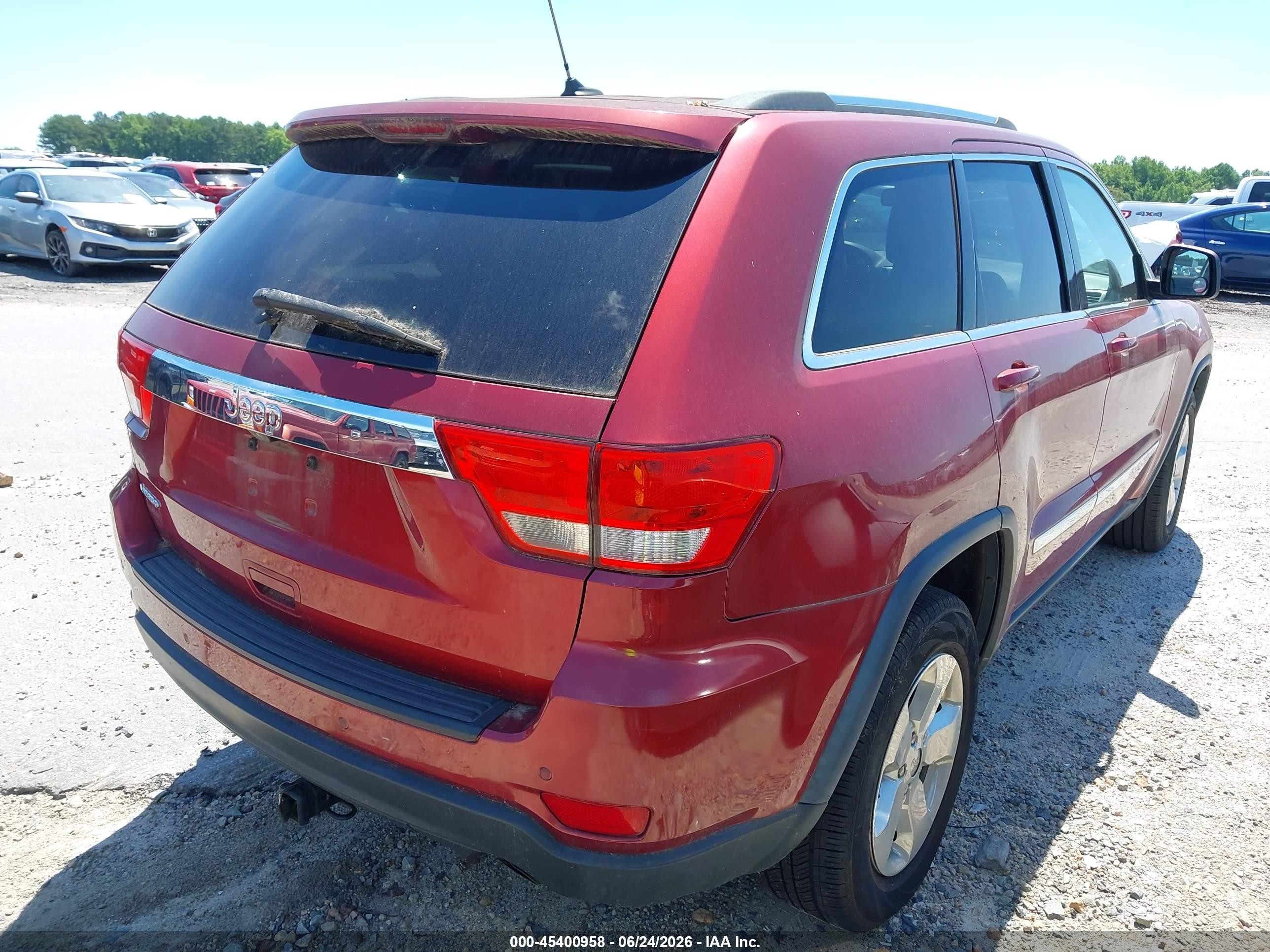 2013 Jeep Grand Cherokee Laredo Red vin: 1C4RJEAG9DC588739