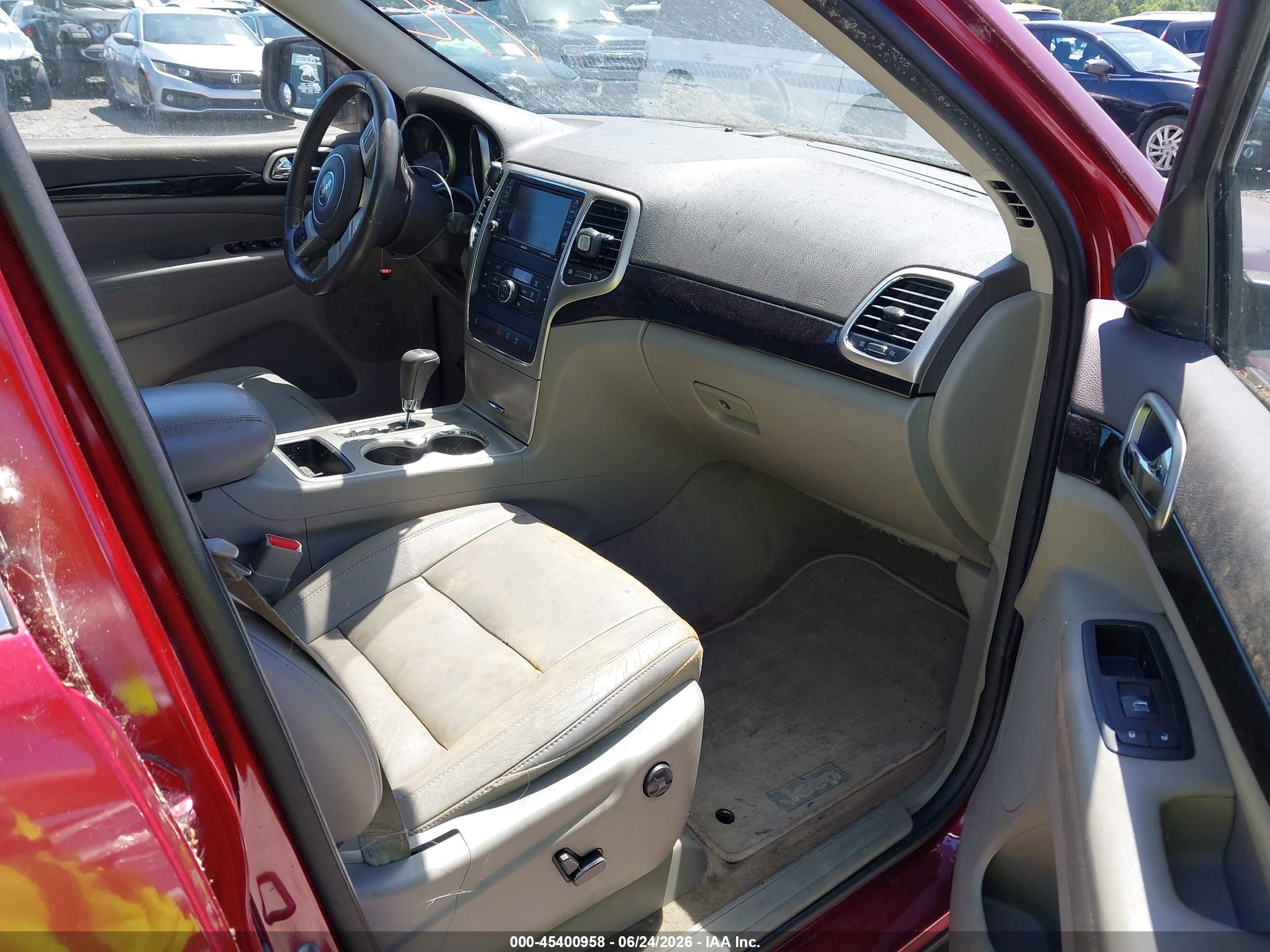 2013 Jeep Grand Cherokee Laredo Red vin: 1C4RJEAG9DC588739