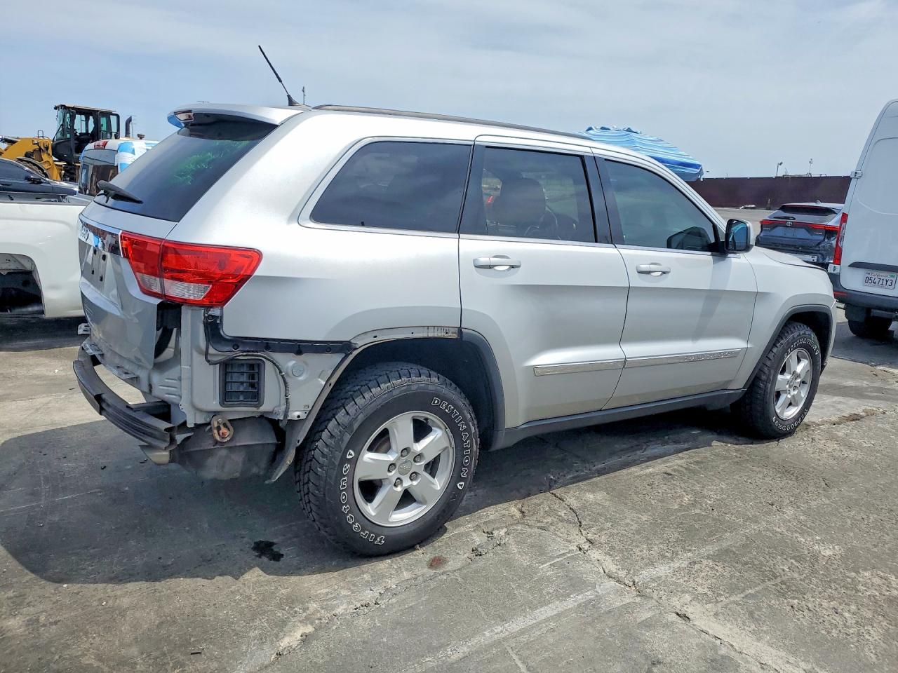 2013 Jeep Grand Cherokee Laredo Silver vin: 1C4RJEAG9DC596159