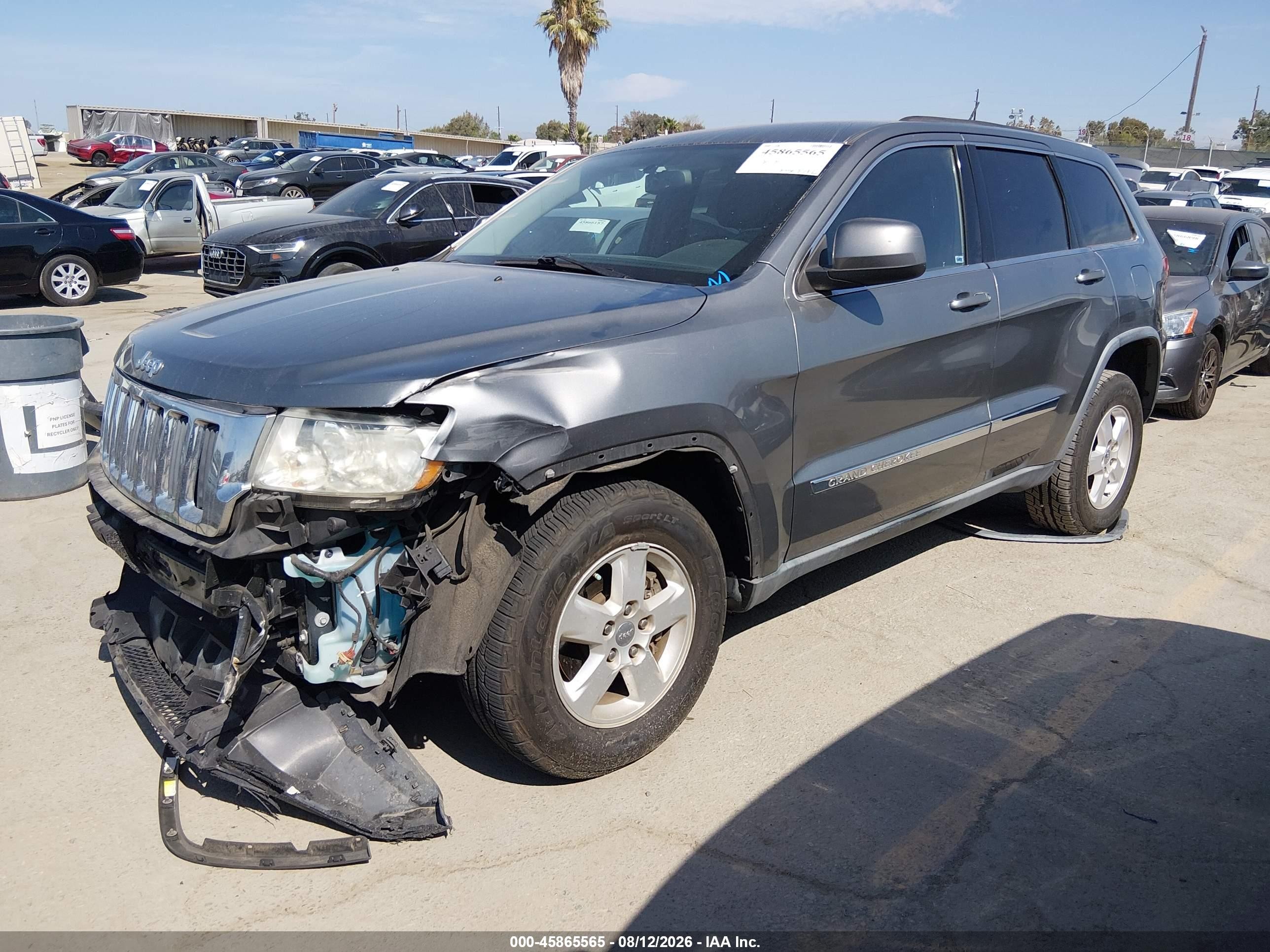 2013 Jeep Grand Cherokee Laredo Gray vin: 1C4RJEAG9DC612649