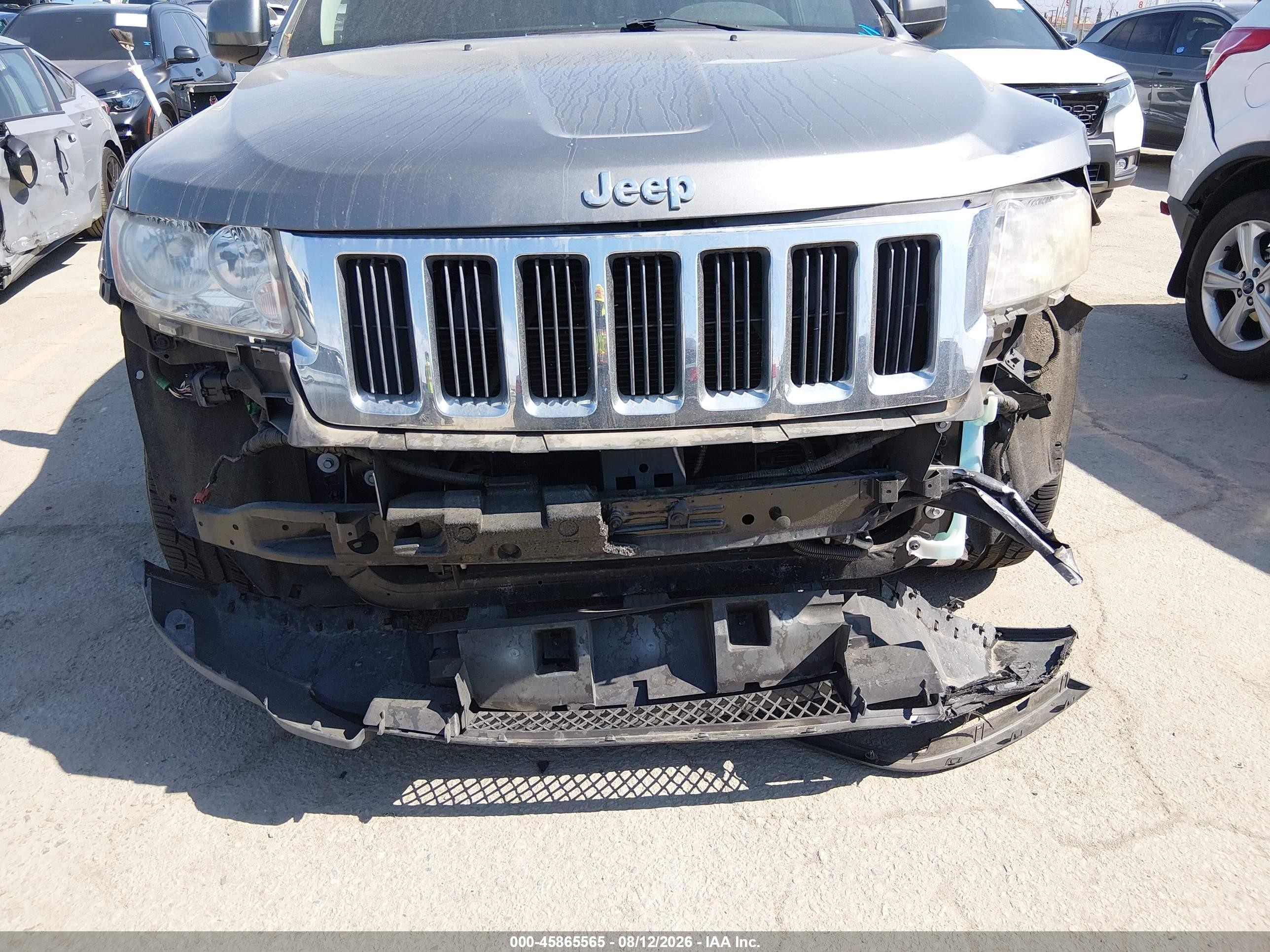 2013 Jeep Grand Cherokee Laredo Gray vin: 1C4RJEAG9DC612649