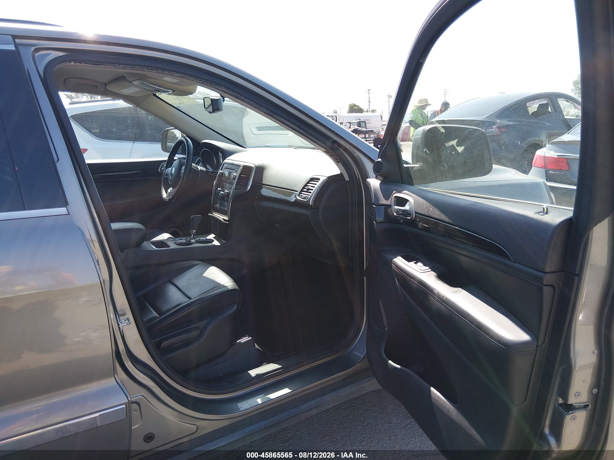 2013 Jeep Grand Cherokee Laredo Gray vin: 1C4RJEAG9DC612649