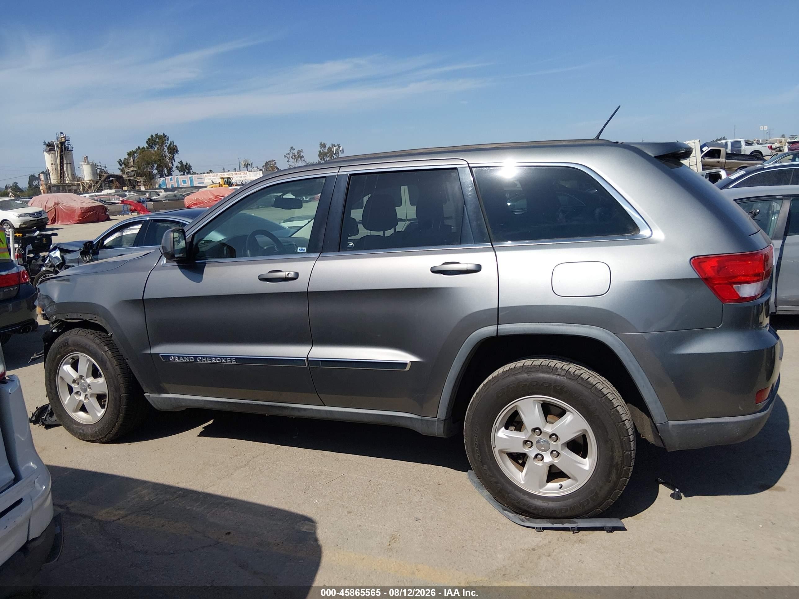 2013 Jeep Grand Cherokee Laredo Gray vin: 1C4RJEAG9DC612649