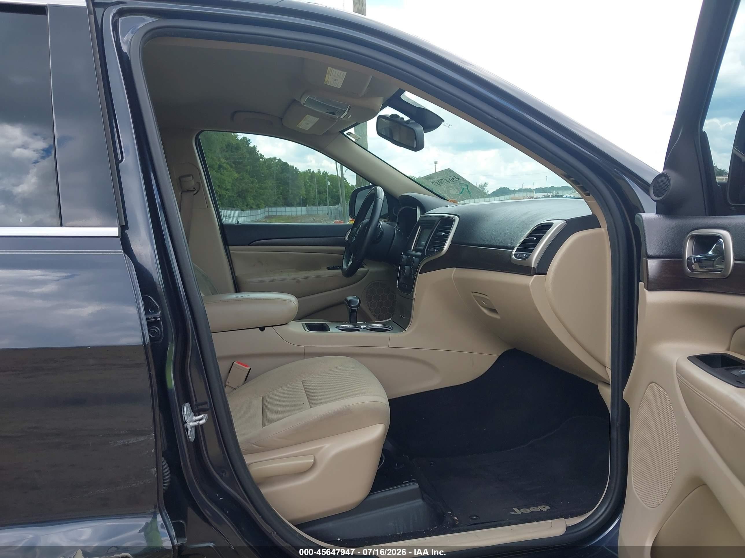 2014 Jeep Grand Cherokee Laredo Gray vin: 1C4RJEAG9EC243194