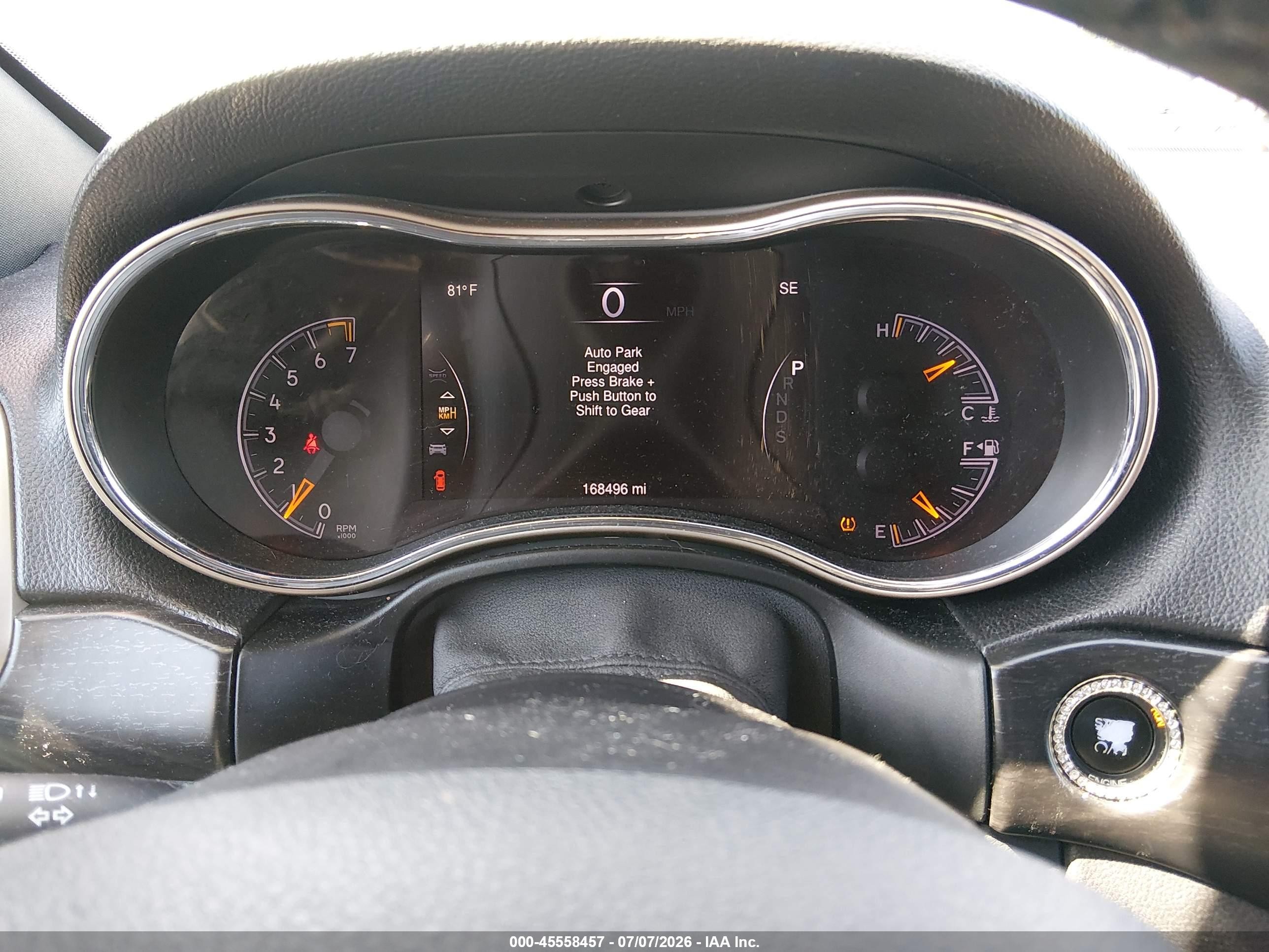 2014 Jeep Grand Cherokee Laredo Золотой vin: 1C4RJEAG9EC248735