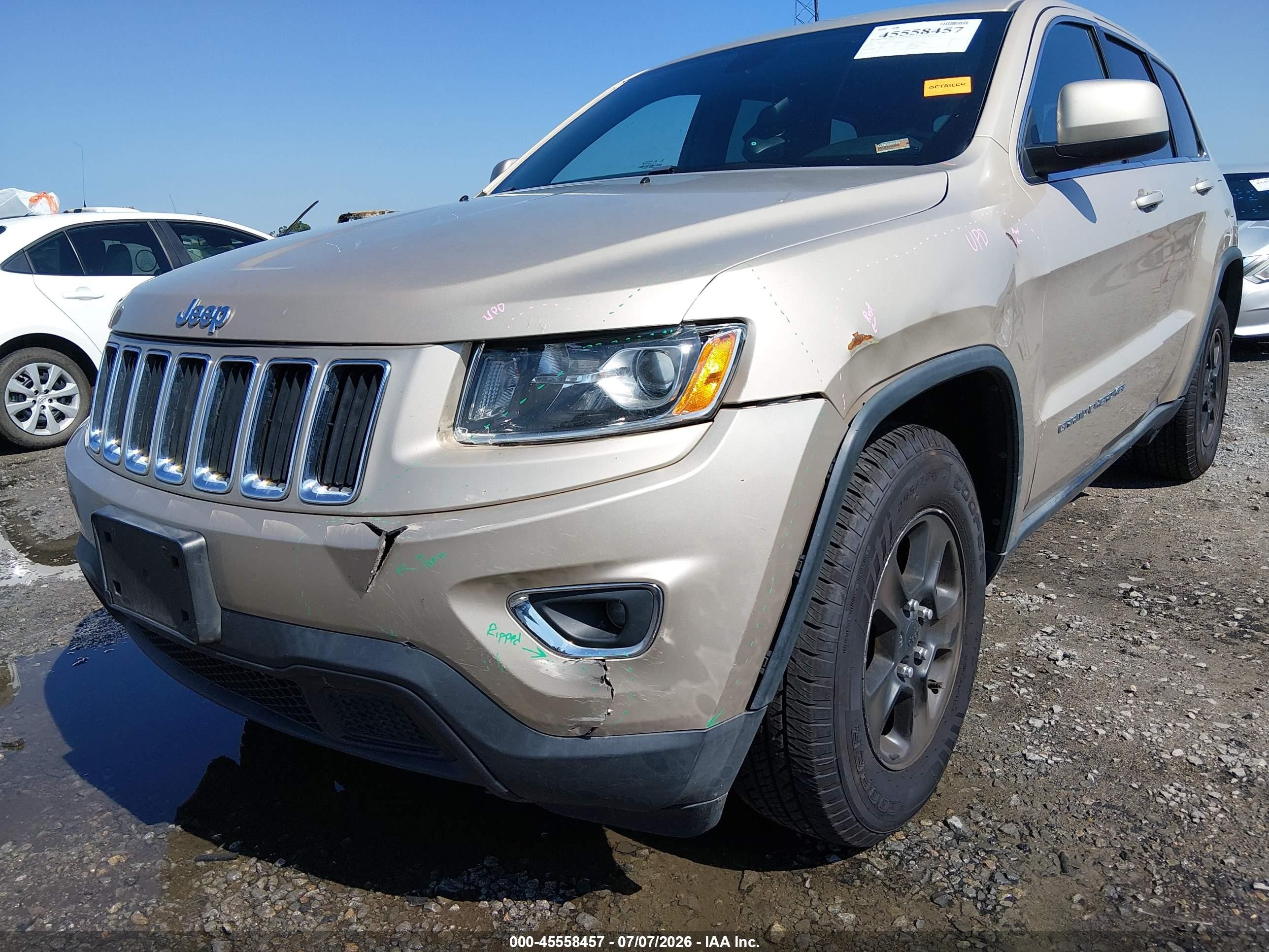 2014 Jeep Grand Cherokee Laredo Золотой vin: 1C4RJEAG9EC248735